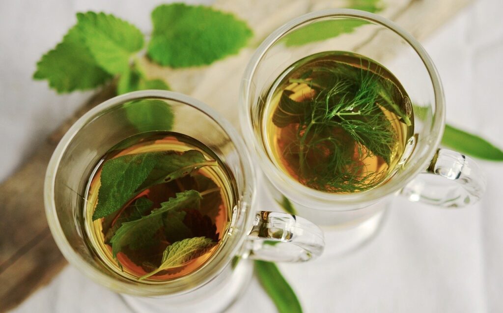 2 Peppermint and fennel herbal teas
